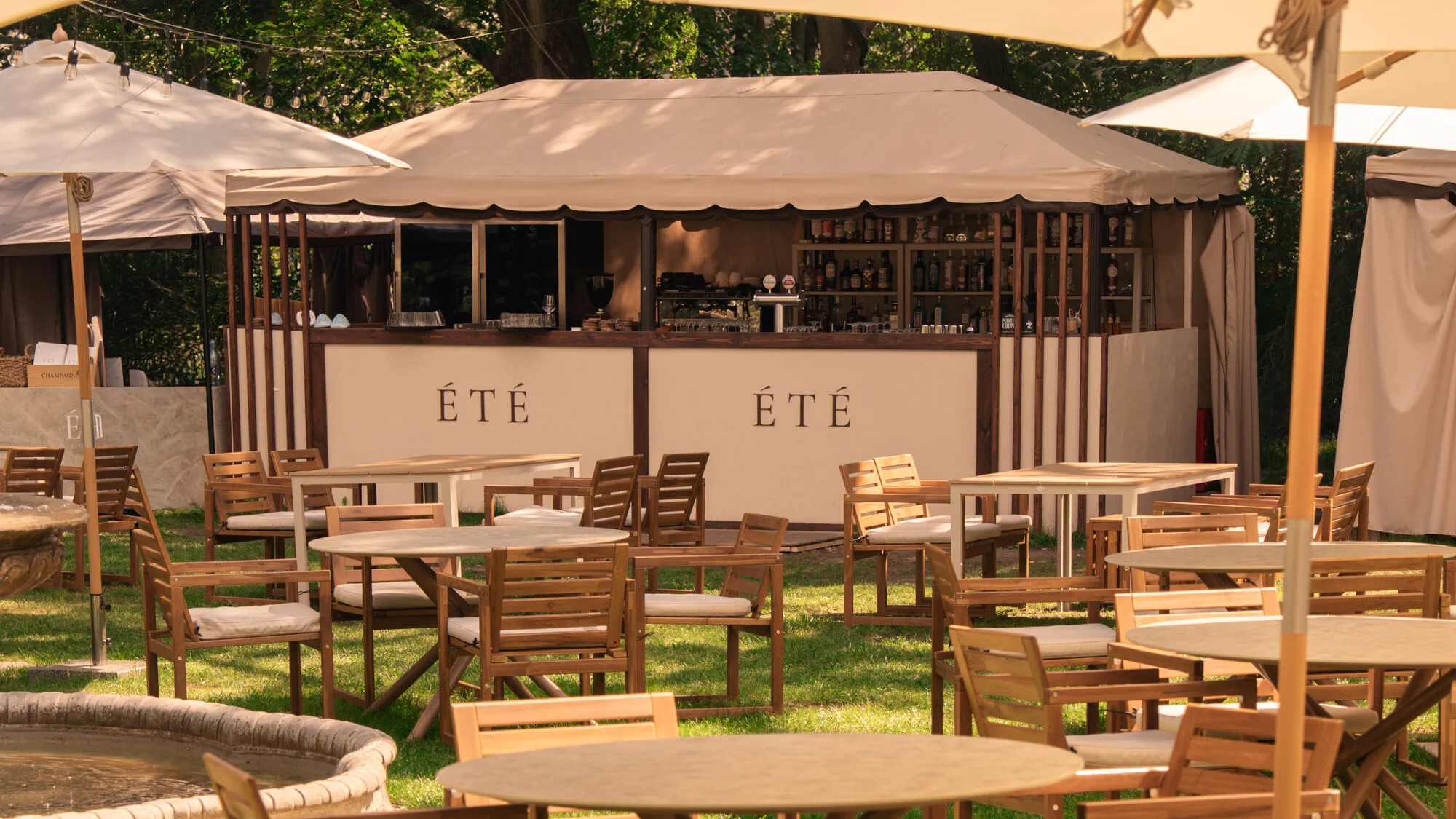 Bar ÉTÉ w ogrodzie Pałacu na Foksal